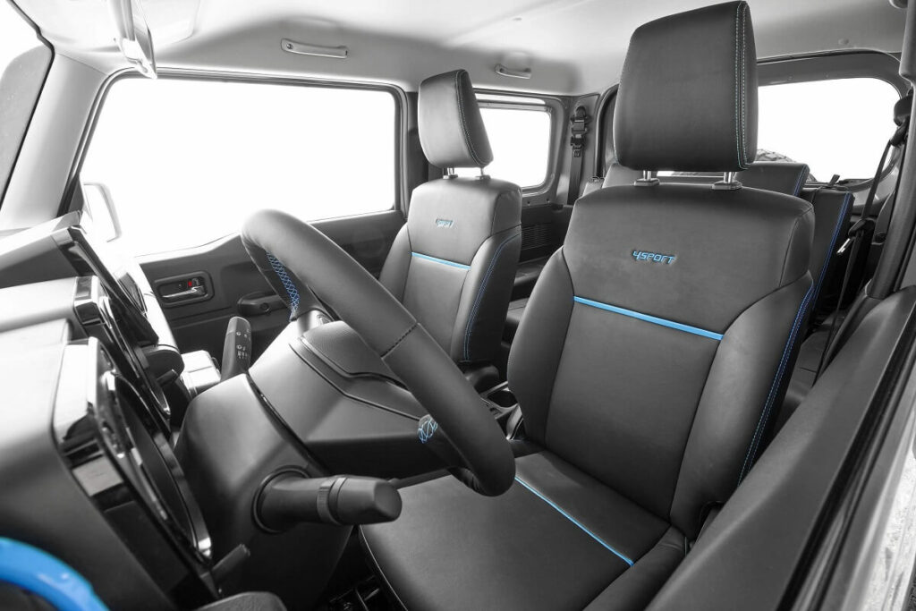 Foto do interior do Suzuki Jimny Sierra 4Sport 2023