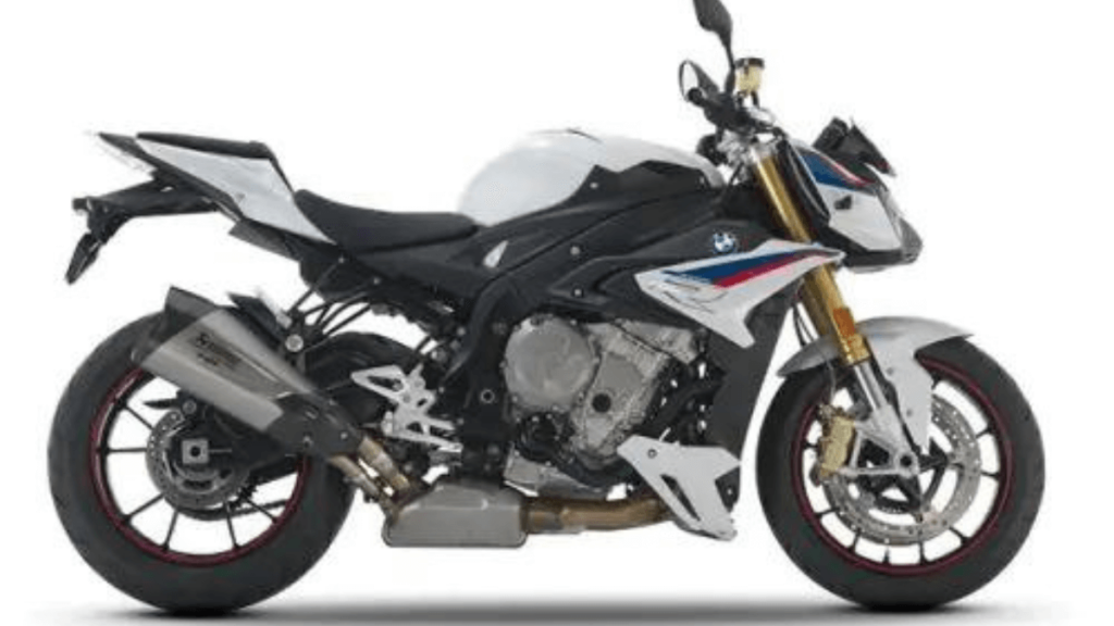 BMW S 1000 R branca, de lado.
