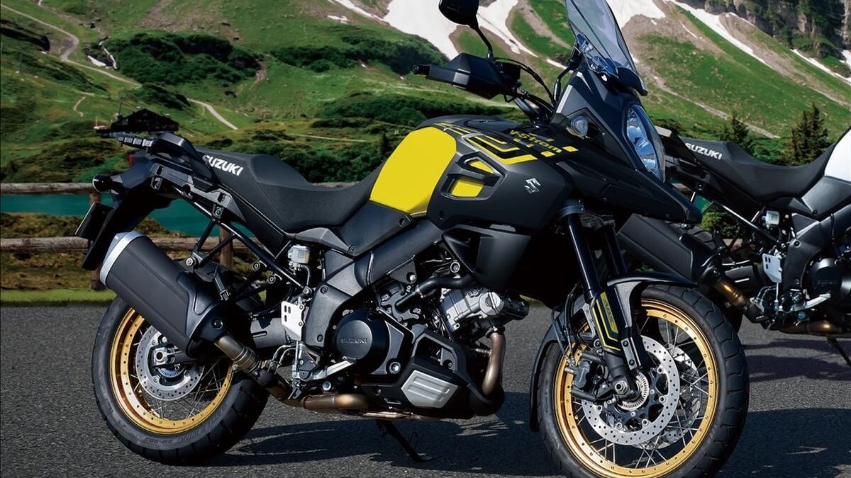 V-Strom 1000 2023, na cor amarela.