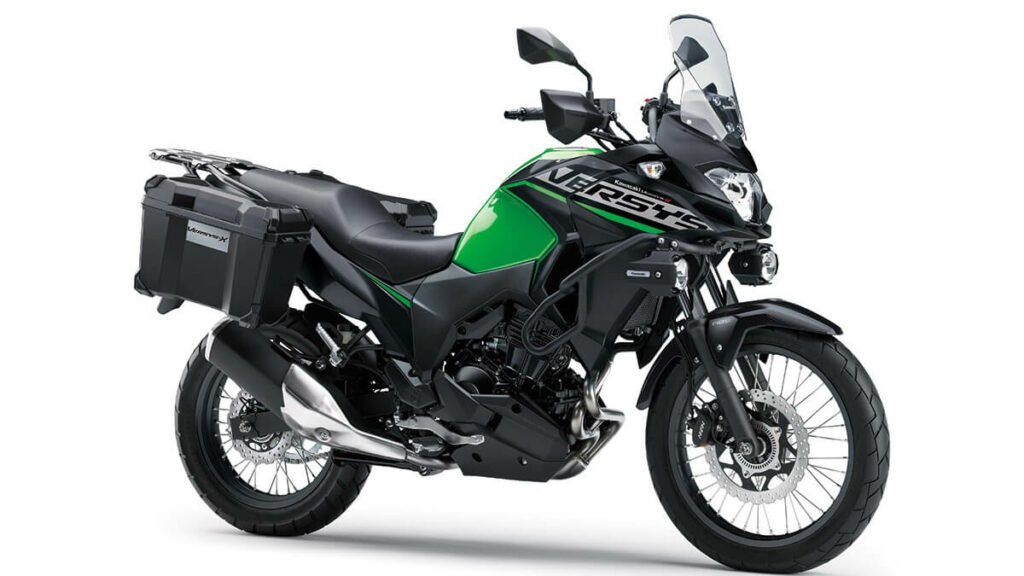 Versys-X 300 Tourers, com baús acoplados em sua lateral.
