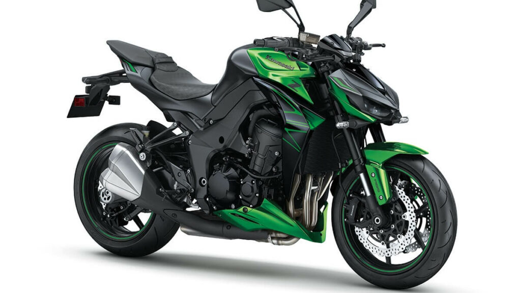 Kawasaki Z1000 2023 em diagonal. na cor verde.