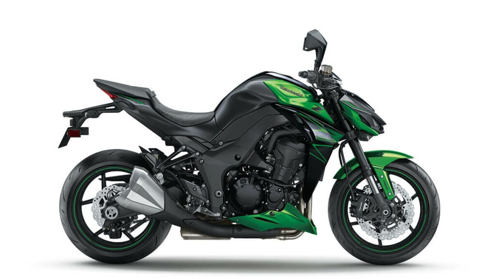 Z1000 de lado, na cor verde.