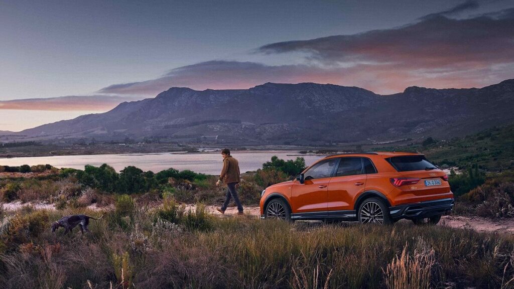 Audi Q3 2023 laranja.