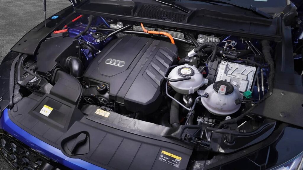Motor do Audi Q5.
