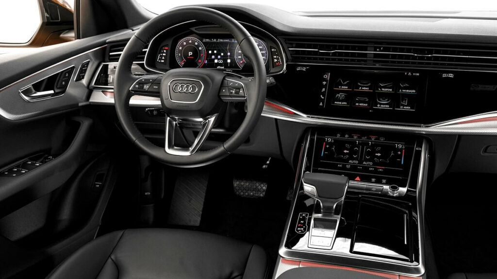 Painel moderno do Audi Q8 2023.