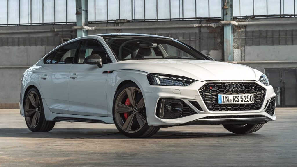 Audi RS5, versão esportiva do A5.