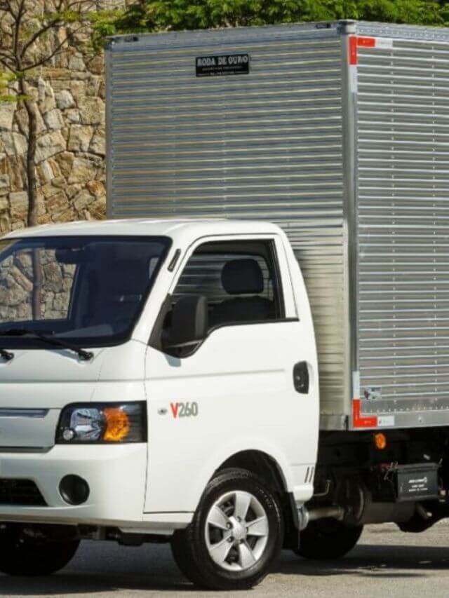 V260 equipado com um baú.