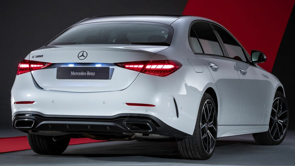 Traseira da Mercedes Classe C 2023.