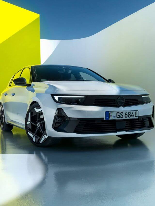 Opel Astra GSe de frente.