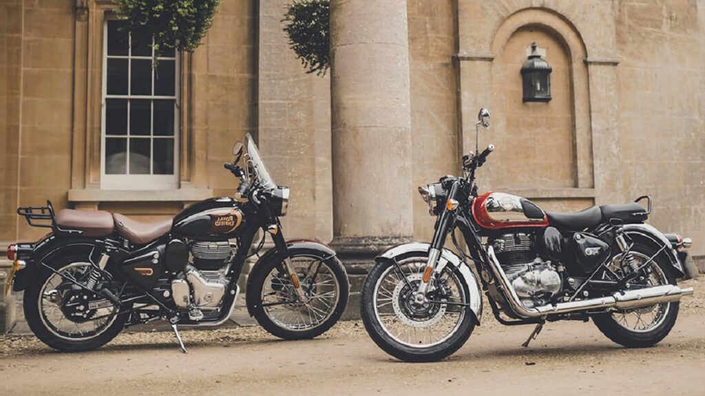 Classic 350 2023 uma ao lado da outra.