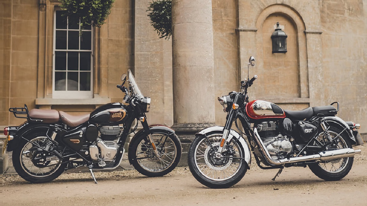 Classic 350 2023 uma ao lado da outra.