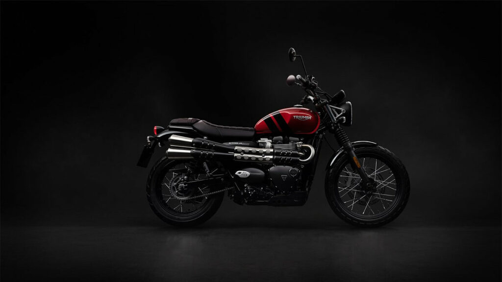 Lateral da Scrambler 900 2023, vermelha.