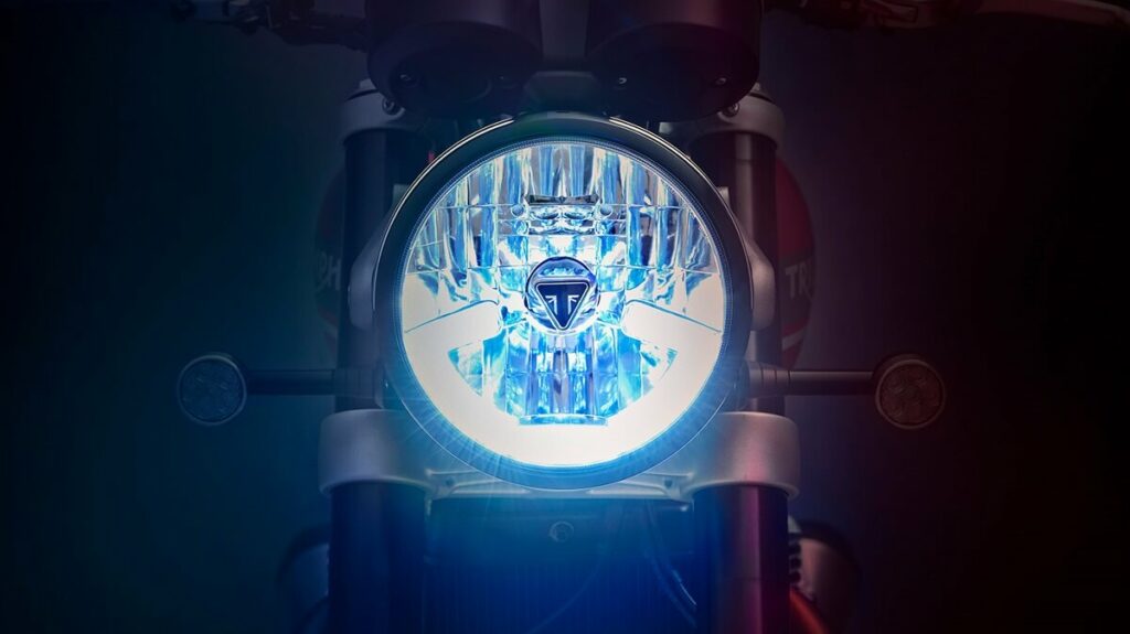 Farol LED da Speed Twin 1200 2023.