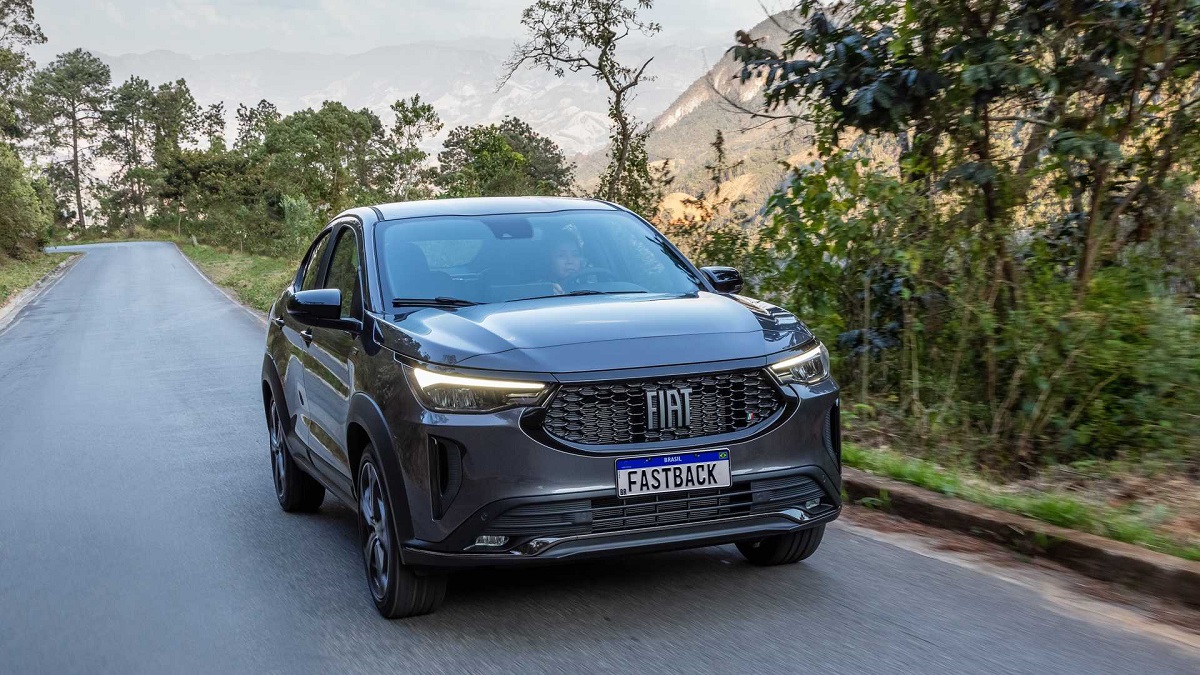 Foto frontal de um Fastback