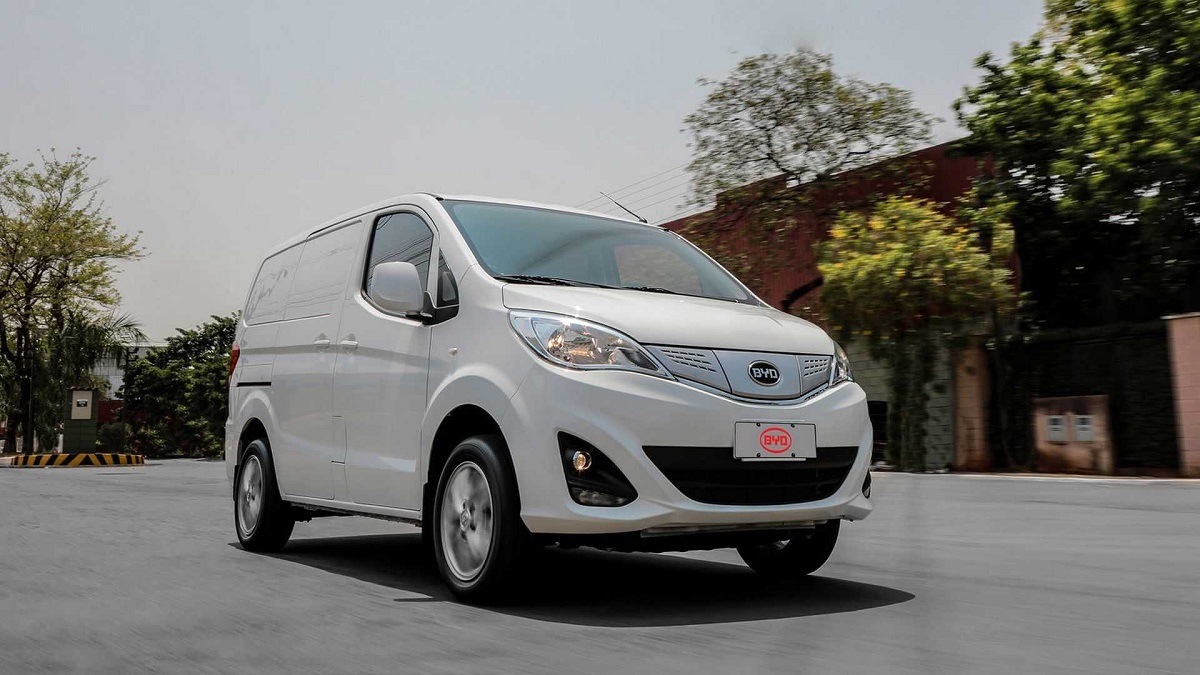 Foto frontal de um ET3 2023