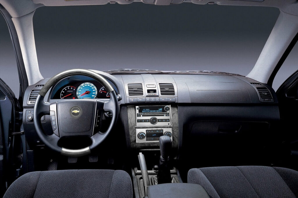 Foto do interior da Chevrolet Blazer em 2023