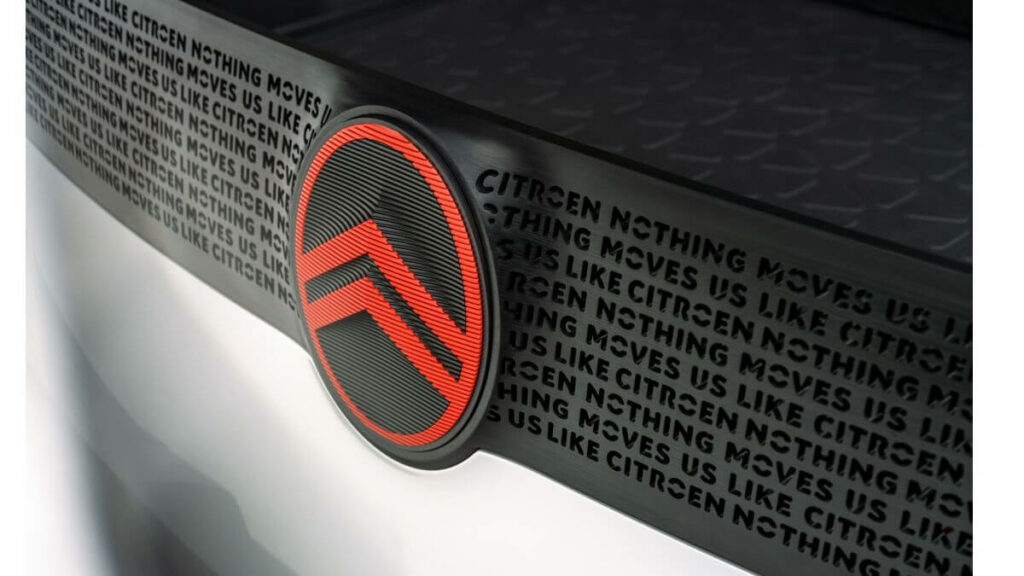 Foto da logo da nova logo da montadora