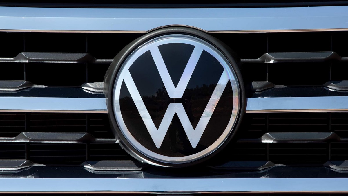 Foto da logo da VW