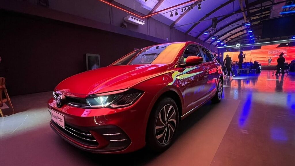 Foto lateral do Volkswagen Polo 2023