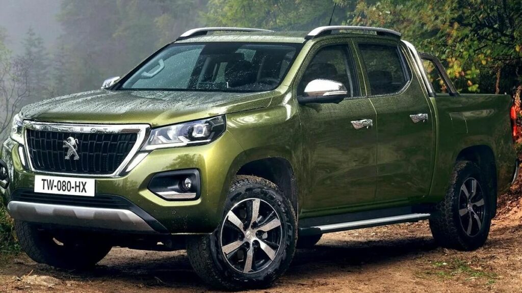 Foto frontal de uma Peugeot Landtrek 2023 verde