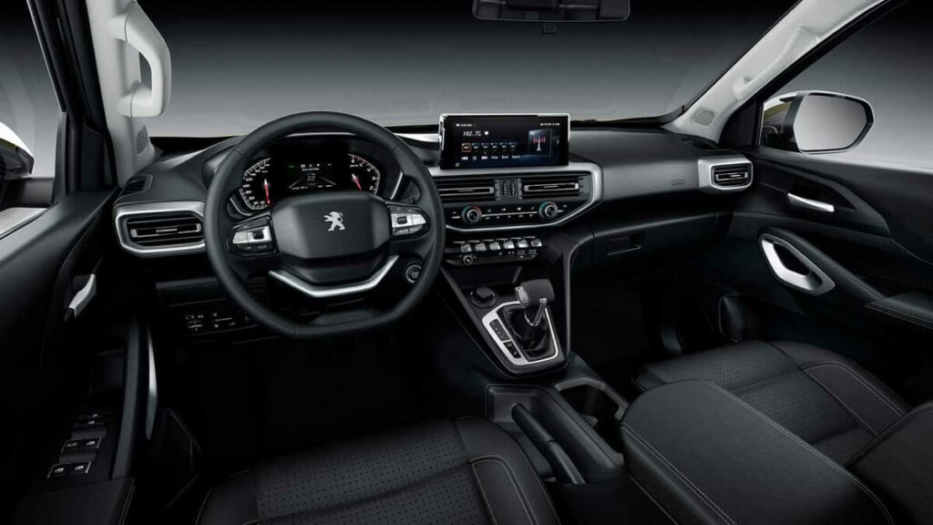 A Peugeot Landtrek 2023 apresenta um interior bem moderno