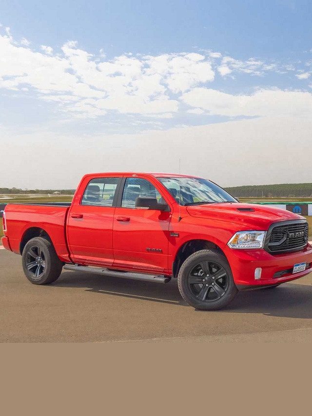 Ram 1500 Classic 2023 vermelha