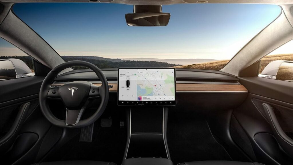 Foto do interior de um Tesla Model 3 2023