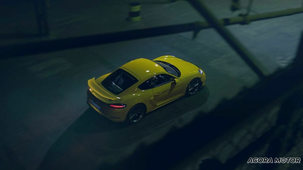 Porsche 718 na versãi GT4.