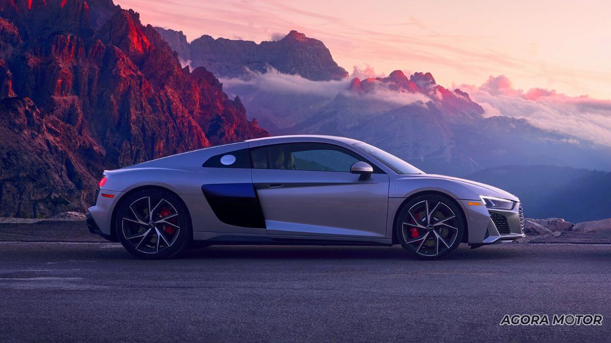 Audi R8 2023 de lado.