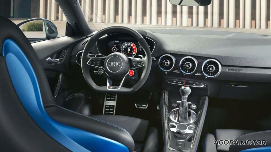 Interior do Audi TT 2023.