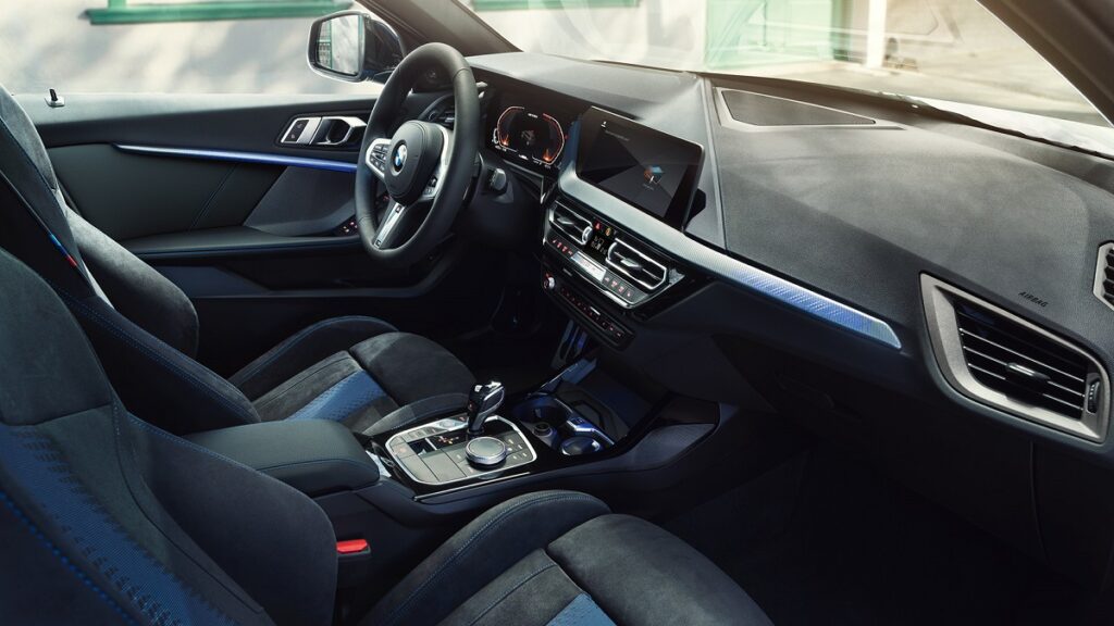 Interior da BMW 118i 2023.