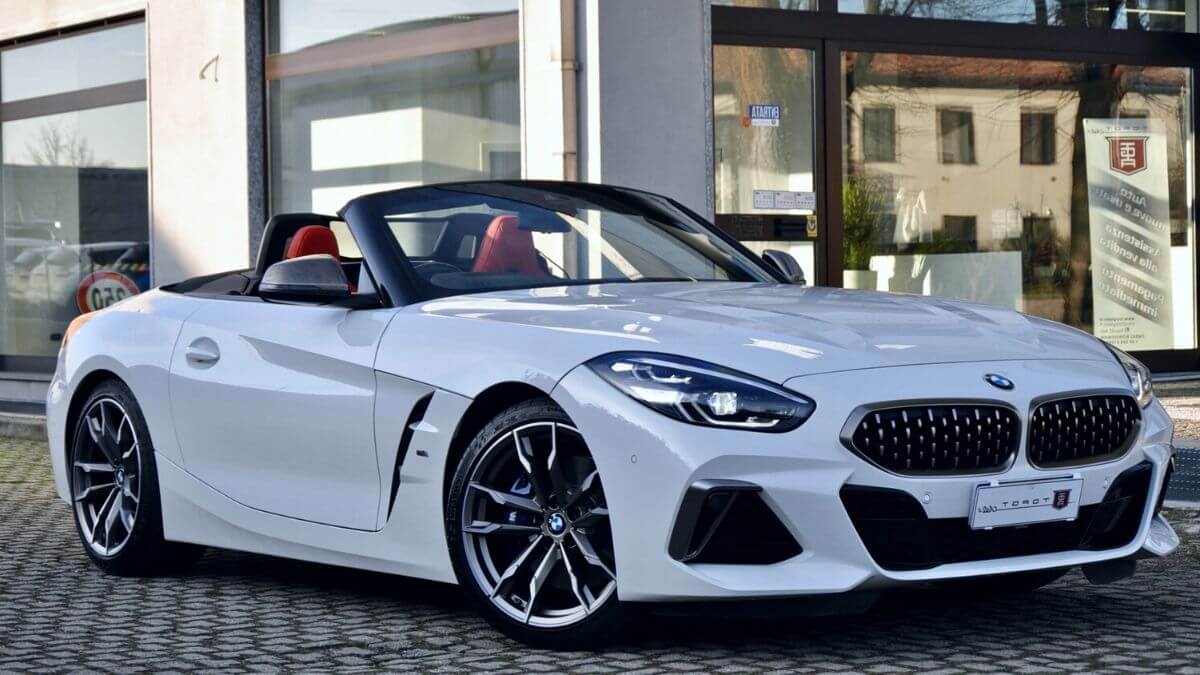 BMW Z4 2023 branca.