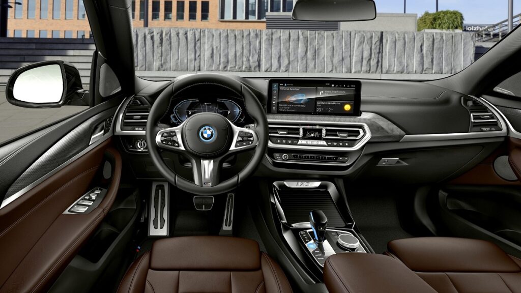 Interior da BMW iX3.