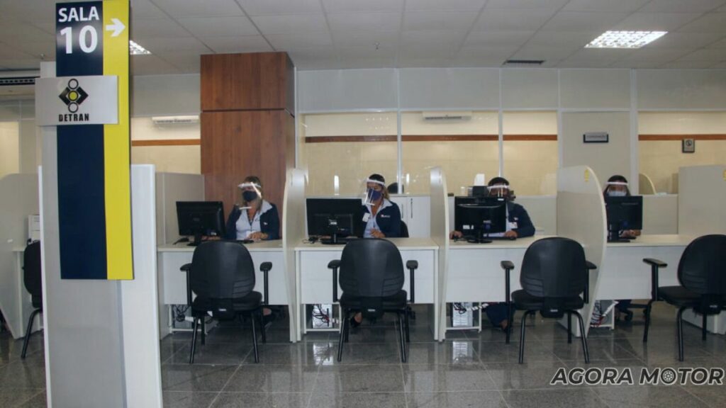 Atendimento do Detran da Bahia.