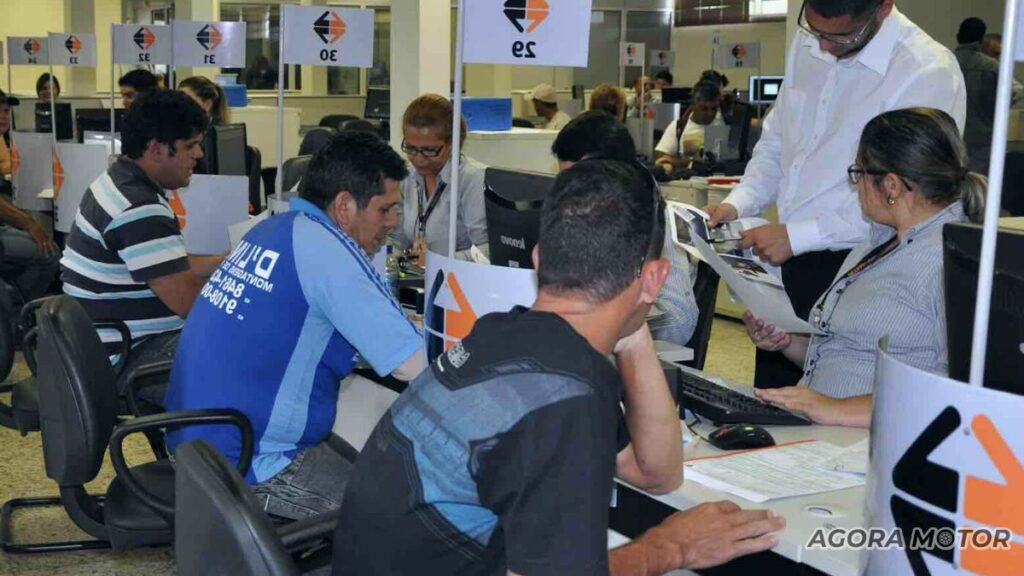Atendimento presencial do Detran GO.