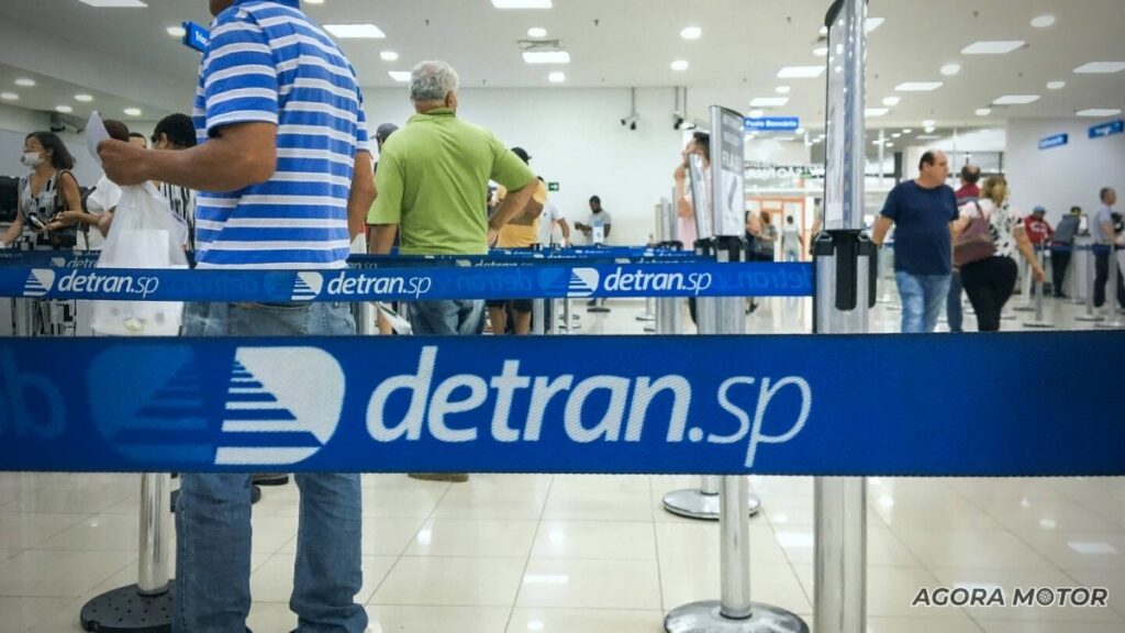Atendimento presencial do Detran SP.