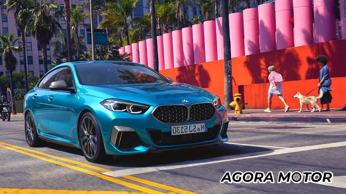 Gran Coupé na cor azul.