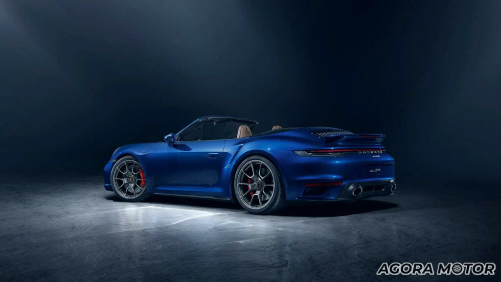 Porsche 911 2023 conversível.