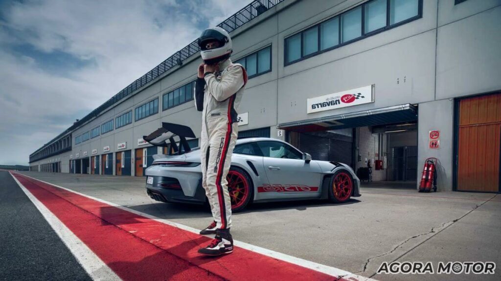 Porsche 911 na versão Gran Turismo.