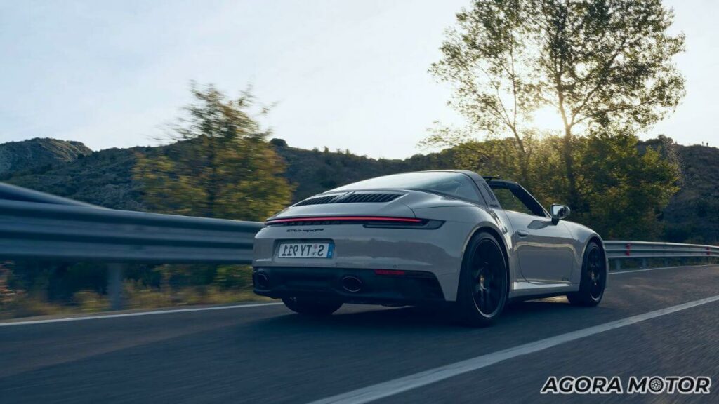 Porsche 911 2023 na versão Targa.
