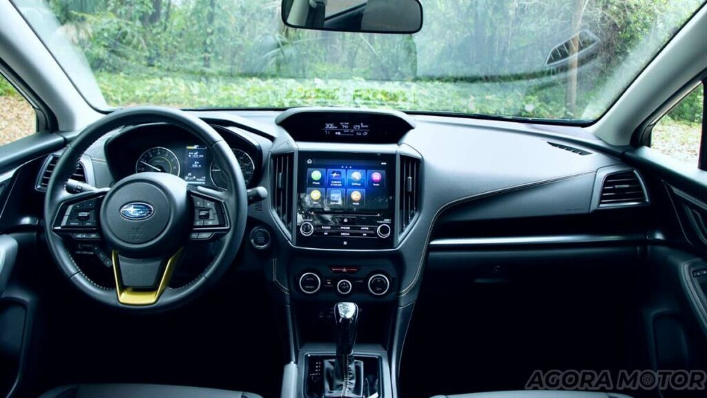 Interior do Crosstrek 2023.