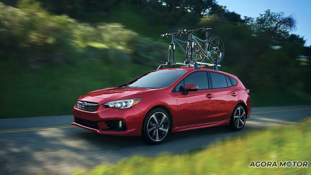 Impreza 2023 na versão hatch.