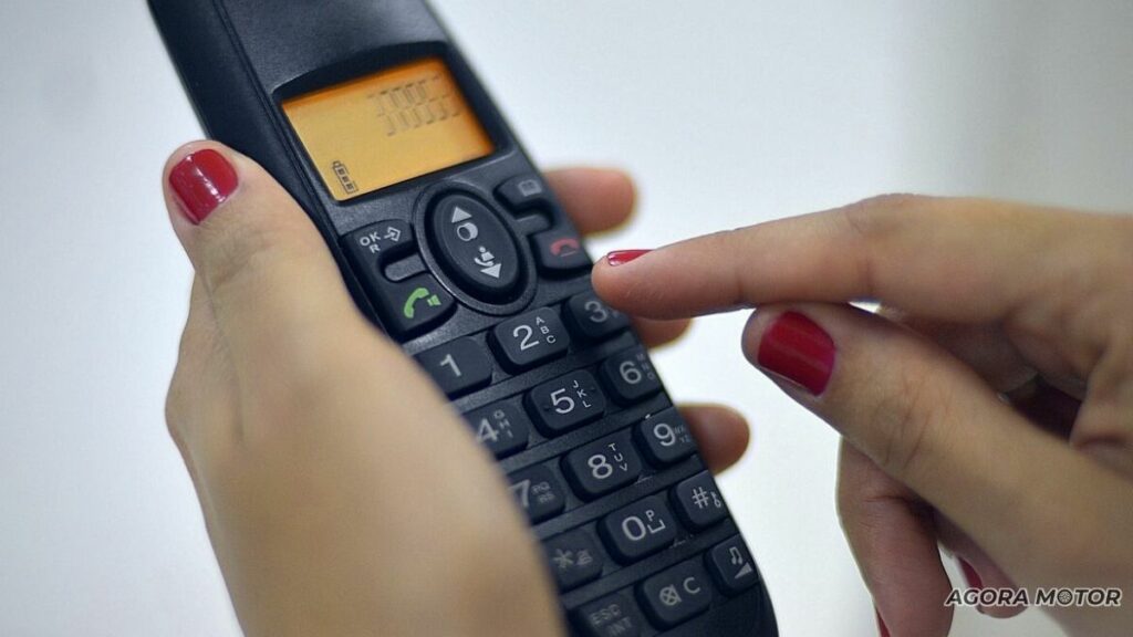 Telefone.