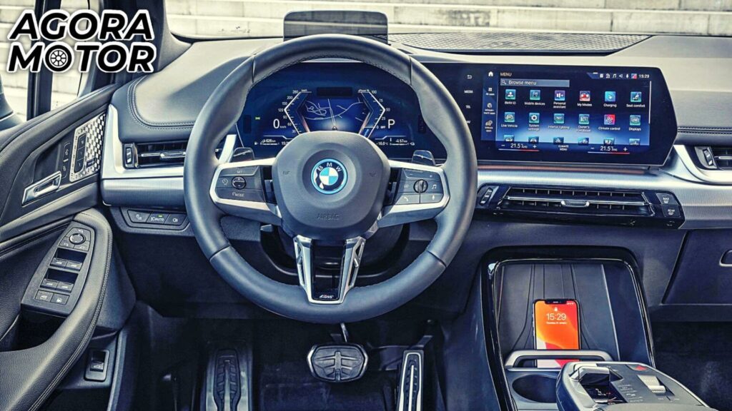 Foto do interior da BMW Tourer Série 2