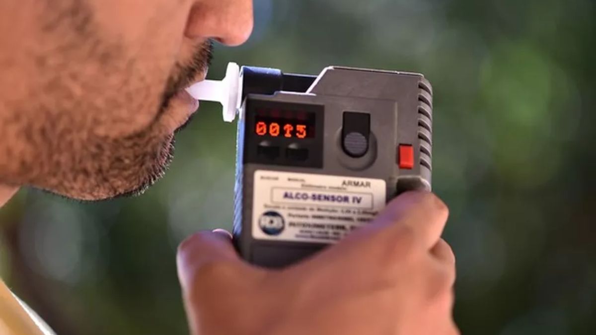 Como funciona o bafômetro