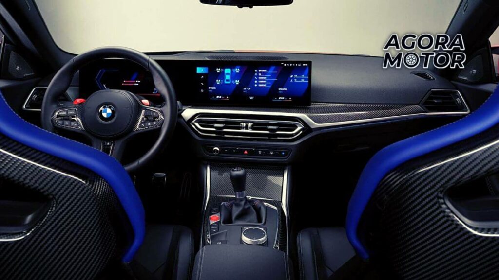 Foto do interior da nova BMW M2 2023, cheio de detalhes