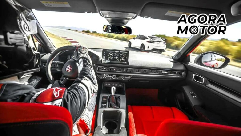 Foto do interior de um Civic Type R 2023