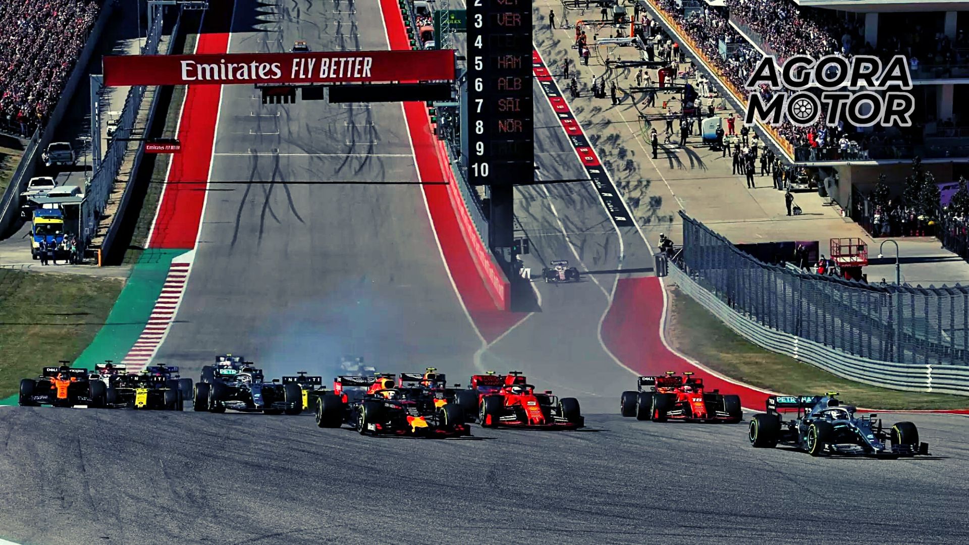 Foto de vários carros de F1 no GP dos EUA