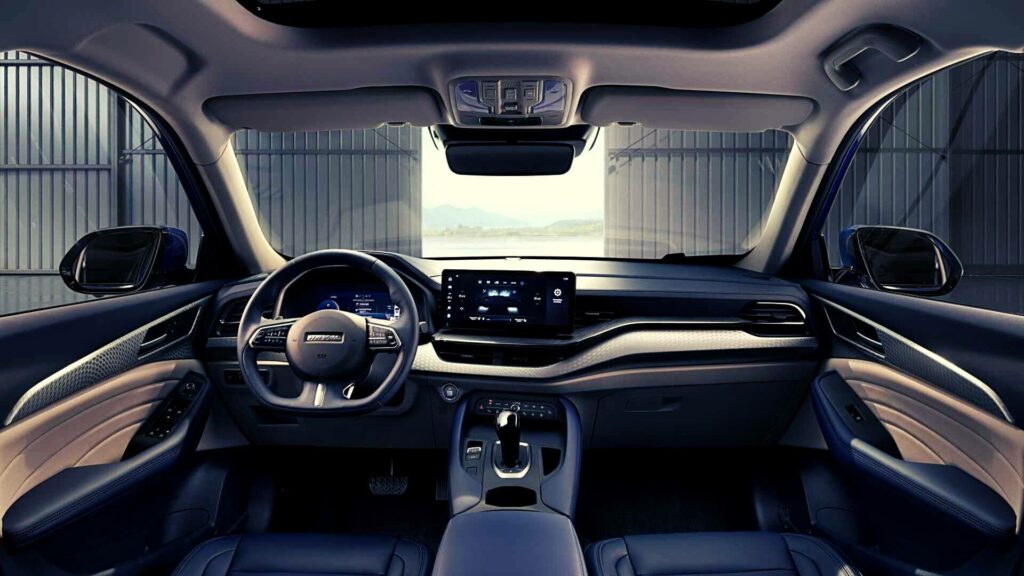 O interior do carro é bem completo