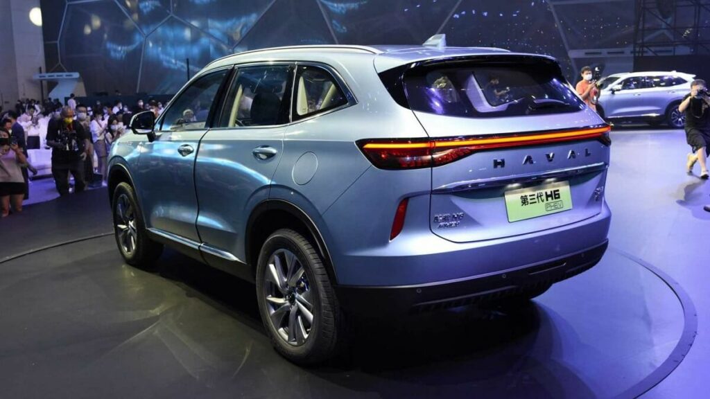 Foto da traseira do Haval H6 2023